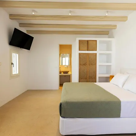 Cycladic Naousa (Paros)